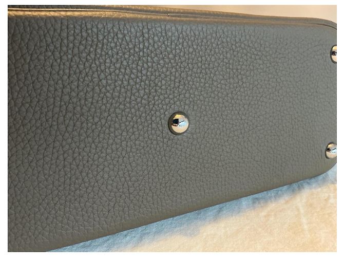 Borsa a mano Hermès Bolide 31 in pelle granulata taupe - vista 5