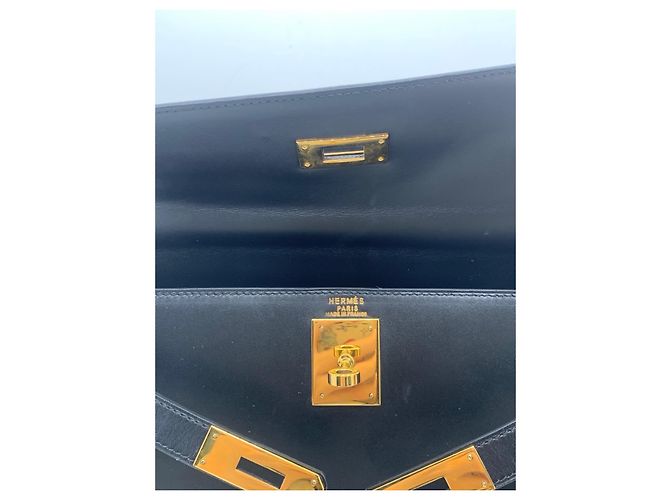 Hermès Kelly 28 in pelle nera e oro Nero - vista 7