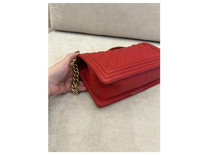 Chanel Borsa Boy Flap Rossa in Pelle Caviar Rosso - vista 3