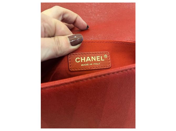 Chanel Borsa Boy Flap Rossa in Pelle Caviar Rosso - vista 7
