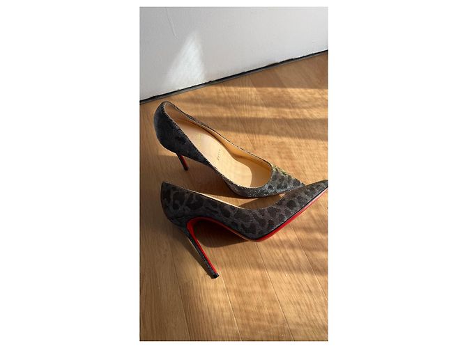 Christian Louboutin Décolleté Louboutin in pelle metallizzata leopardata - vista 5