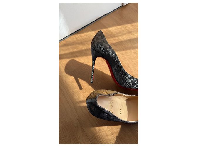 Christian Louboutin Décolleté Louboutin in pelle metallizzata leopardata - vista 6