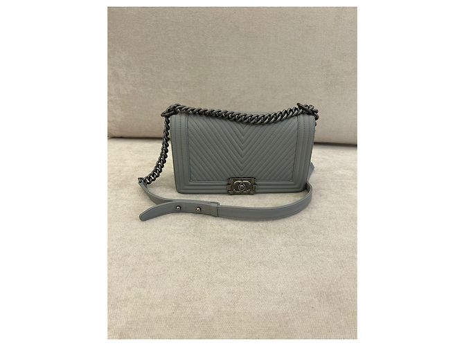 Chanel Boy Flap Borsa in pelle chevron grigia Grigio - vista 2