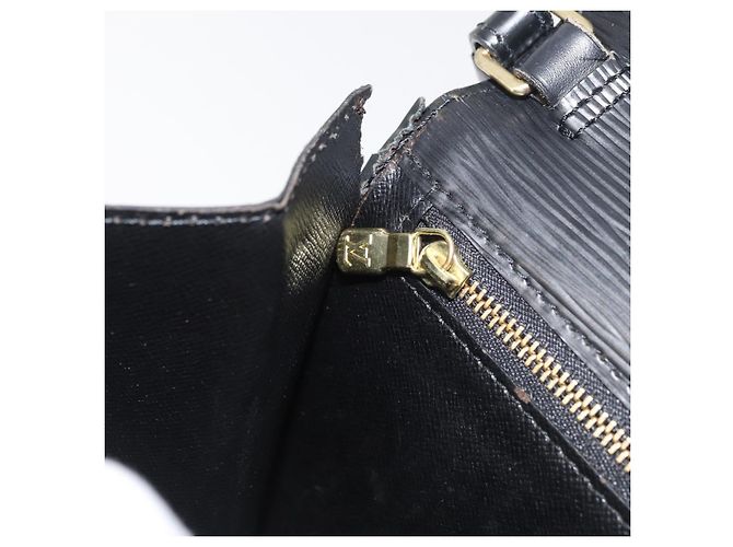 LOUIS VUITTON Epi Série Dragonne Clutch Bag Preto M52612 LV Auth 174735 - vista 23