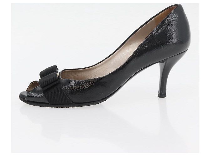 Salvatore Ferragamo Vara Pumps con Fiocco in Pelle Nera Auth 174627A - vista 23