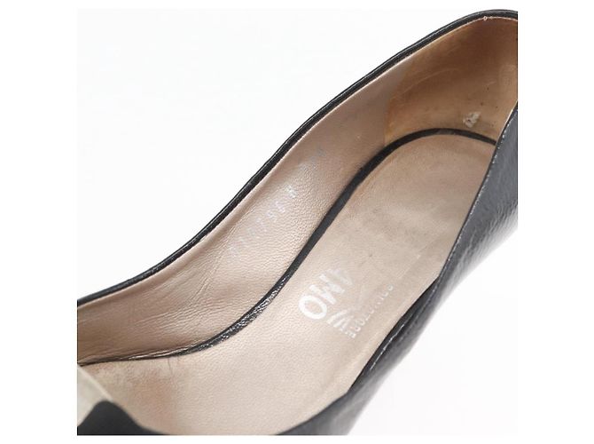 Salvatore Ferragamo Vara Pumps con Fiocco in Pelle Nera Auth 174627A - vista 32