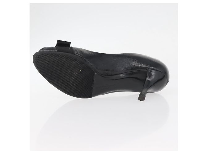 Salvatore Ferragamo Vara Pumps con Fiocco in Pelle Nera Auth 174627A - vista 7