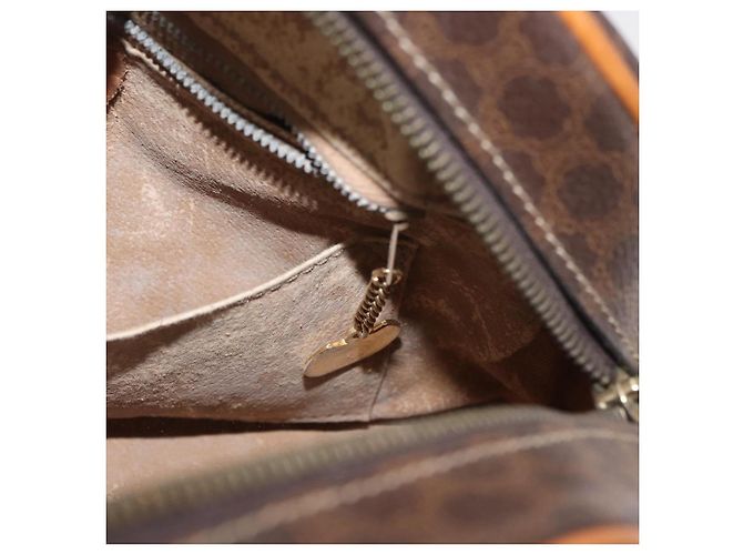 Céline Borsa a spalla circolare in tela Macadam CELINE in pelle PVC marrone e oro Auth BAZ708 D'oro - vista 20