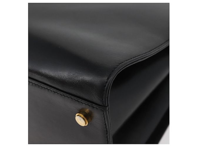 Bolsa de Ombro Gancini em Couro Preto e Dourado Salvatore Ferragamo Auth ARZ826 - vista 16