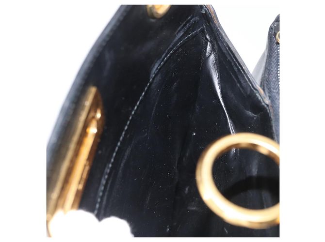 Bolsa de Ombro Gancini em Couro Preto e Dourado Salvatore Ferragamo Auth ARZ826 - vista 18