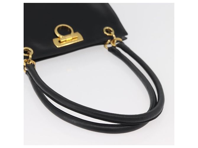 Bolsa de Ombro Gancini em Couro Preto e Dourado Salvatore Ferragamo Auth ARZ826 - vista 7