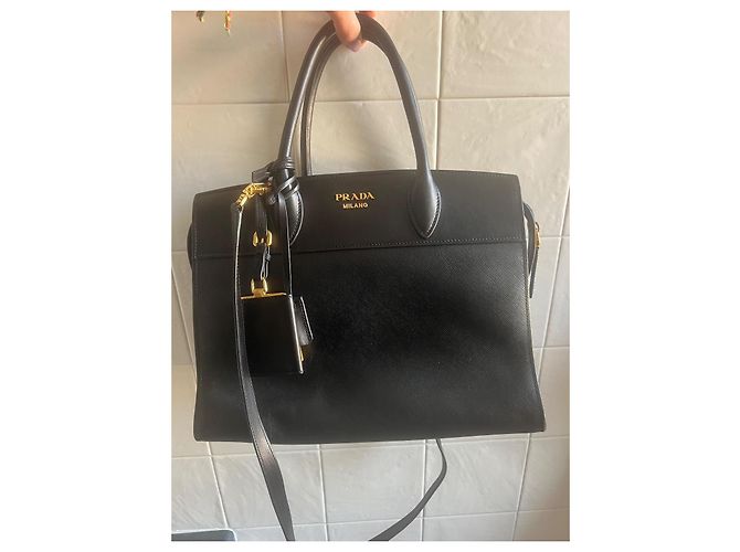Prada Esplanade Handtasche aus schwarzem Leder - Ansicht 2