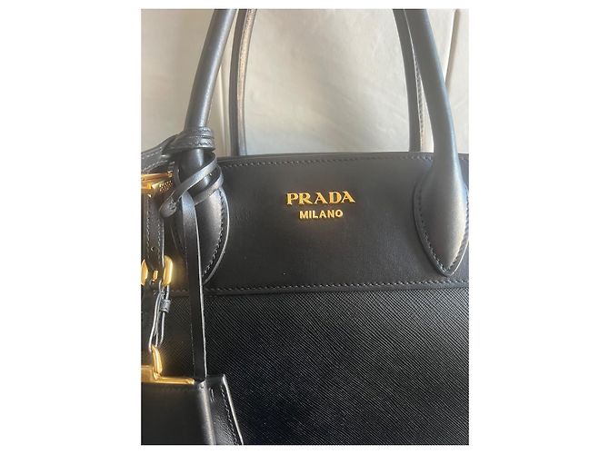 Prada Esplanade Handtasche aus schwarzem Leder - Ansicht 3
