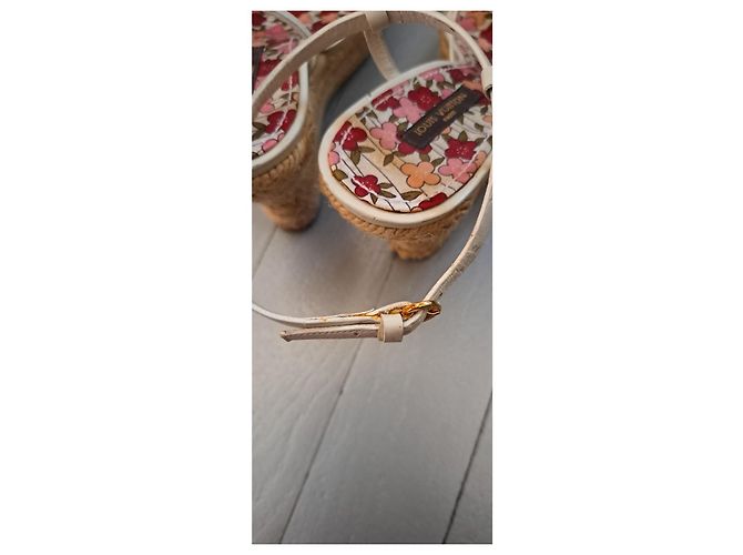 Sandali con zeppa Louis Vuitton Pelle Eggshell Bianco sporco - vista 14
