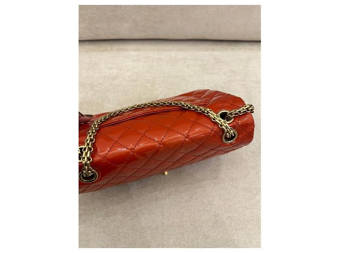 Chanel 2.55 Reissue Flap Bag aus gestepptem Lackleder Koralle - Ansicht 4