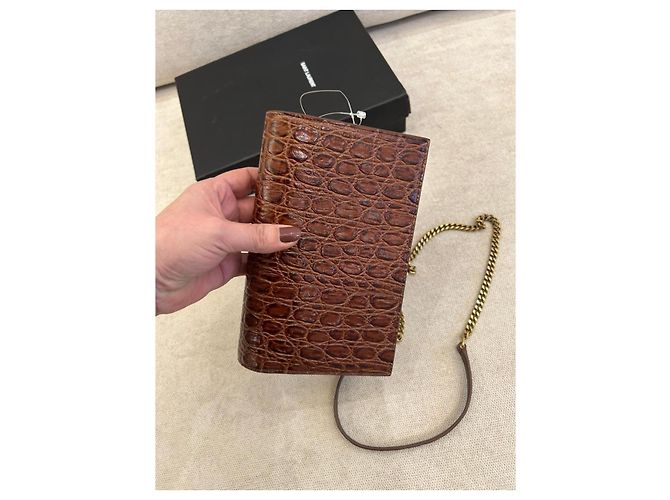 Yves Saint Laurent Saint Laurent Borsa Kate Chain Pelle Pressa Coccodrillo Marrone - vista 9