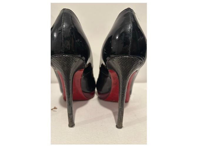 Christian Louboutin Schwarze Lackleder-Pumps von Louboutin - Ansicht 2