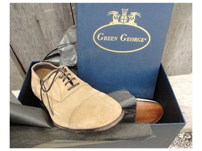 Autre Marque Richelieu Georges Vert en Daim Beige - vue 4
