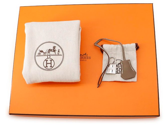 Hermès Borsa a corpo Hermes Kelly Accad PM Taupe - vista 13
