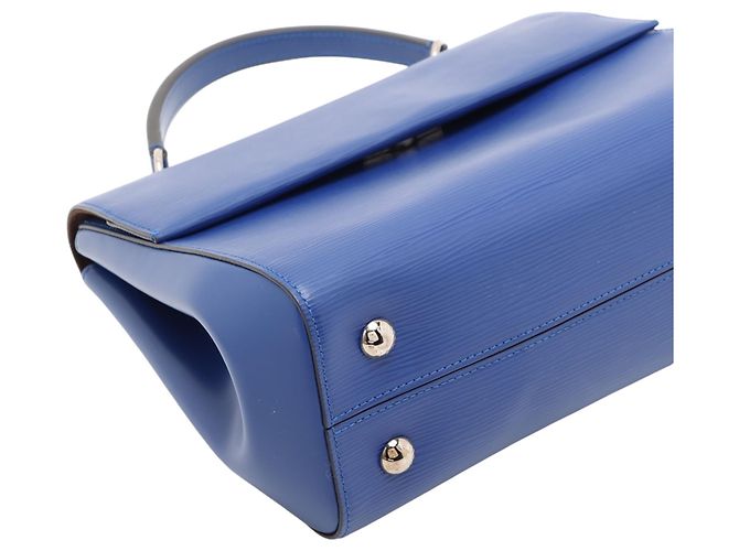 Louis Vuitton Blue Epi Cluny MM - view 6
