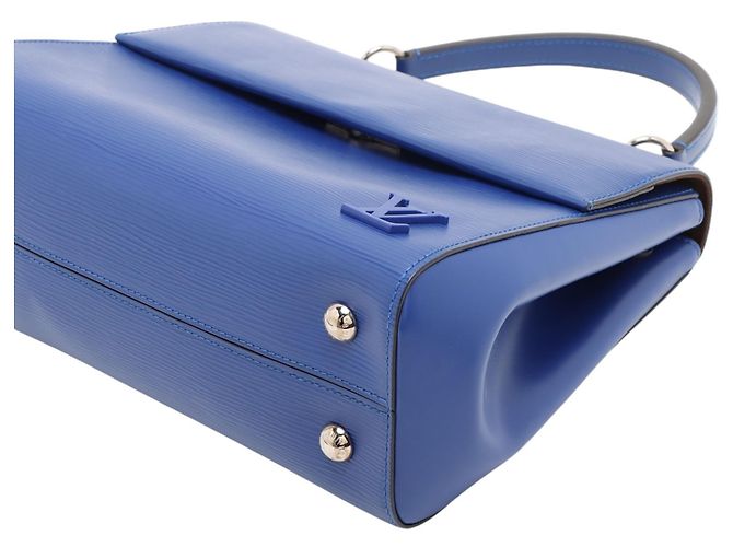 Louis Vuitton Blue Epi Cluny MM - view 7
