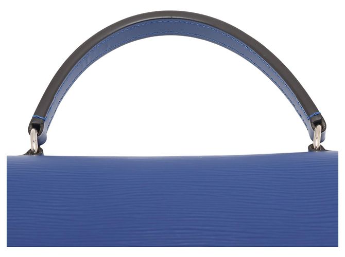 Louis Vuitton Blue Epi Cluny MM - view 9