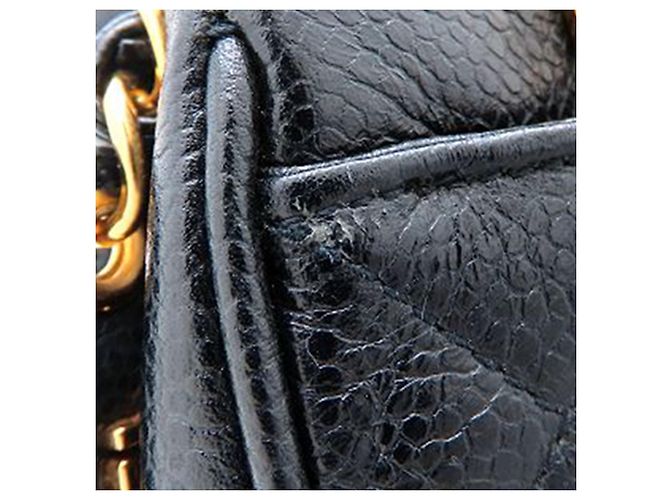 Borsa a spalla Chanel in caviar trapuntato nero con tasca frontale CC - vista 16