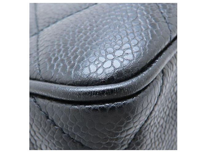 Borsa a spalla Chanel in caviar trapuntato nero con tasca frontale CC - vista 24