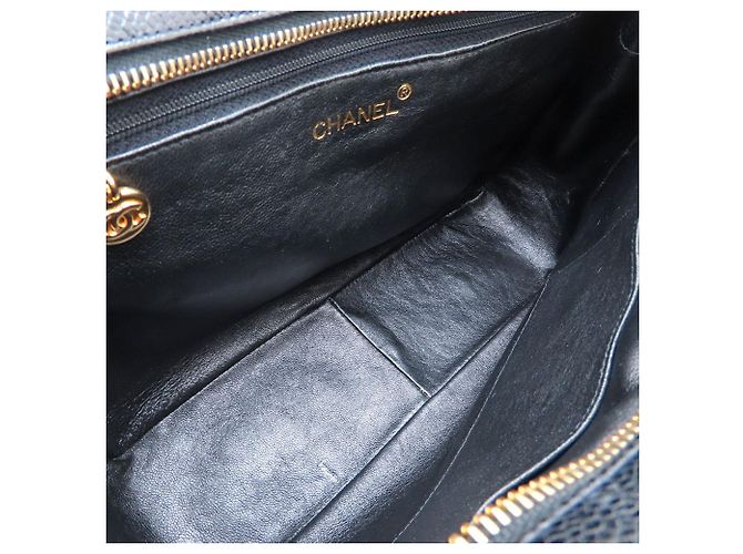 Borsa a spalla Chanel in caviar trapuntato nero con tasca frontale CC - vista 8