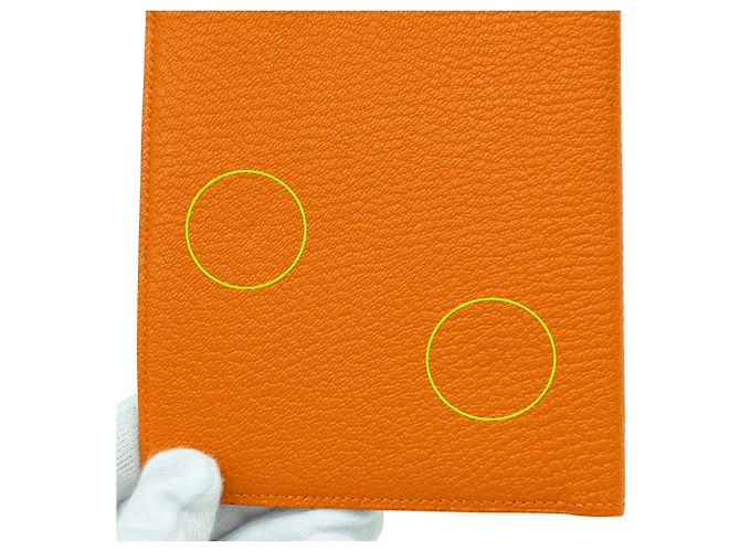Billetera bi-fold compacta Evelyne de Hermès en naranja - vista 12