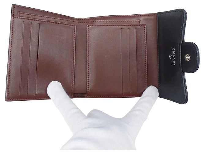 Chanel Schwarze Matelassé Lammleder Trifold Geldbörse - Ansicht 6