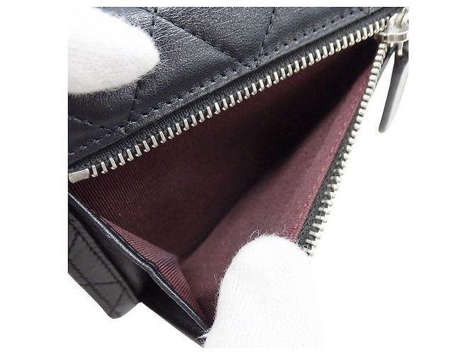 Chanel Schwarze Matelassé Lammleder Trifold Geldbörse - Ansicht 8