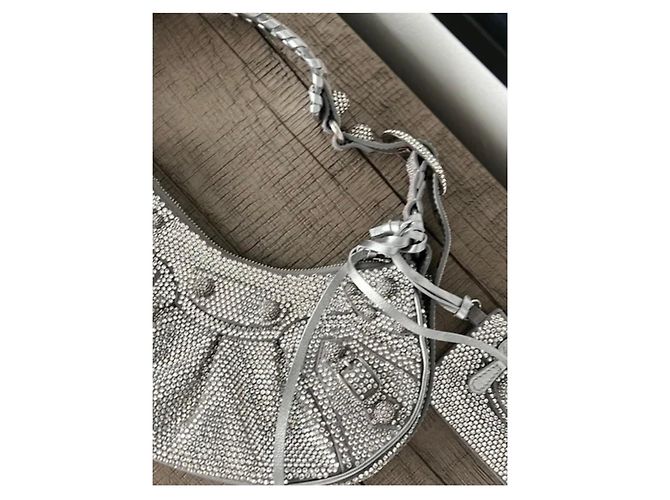 Balenciaga Borsa a Spalla Le Cagole XS completamente in Strass Argento Grigio - vista 3