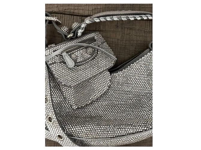 Balenciaga Borsa a Spalla Le Cagole XS completamente in Strass Argento Grigio - vista 4