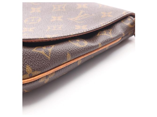 Borsa Musette Tango Louis Vuitton Marrone - vista 6