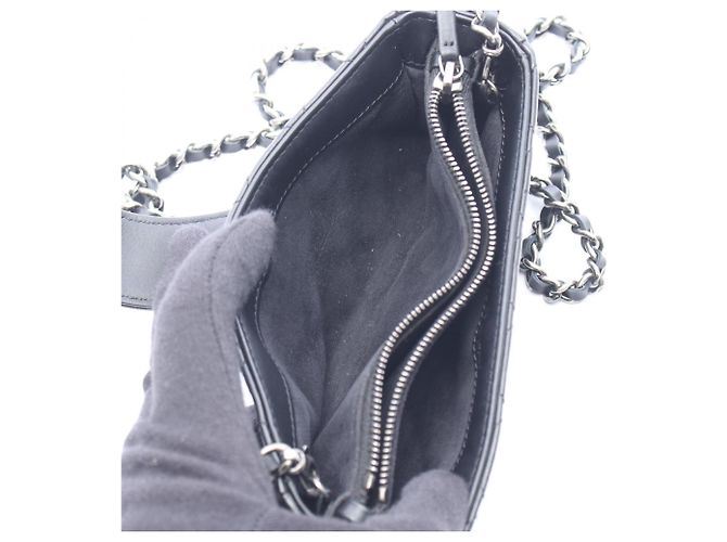 Borsa a Spalla Icon Phone Holder Matelassé 2.55 di Chanel Nero - vista 3