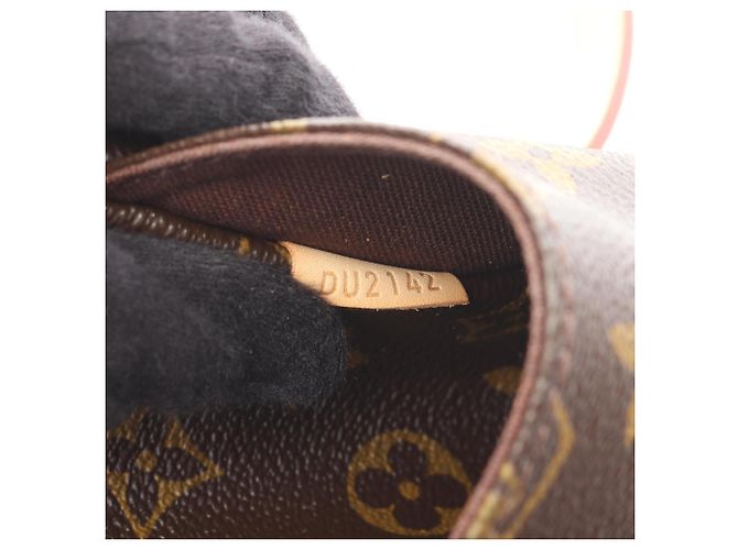 Borsa a Spalla Menilmontant PM Louis Vuitton Marrone Monogramma - vista 5