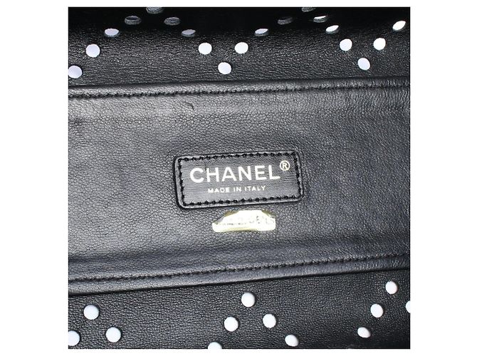 Timeless Bolso tote perforado Chanel Coco Mark Negro - vista 4