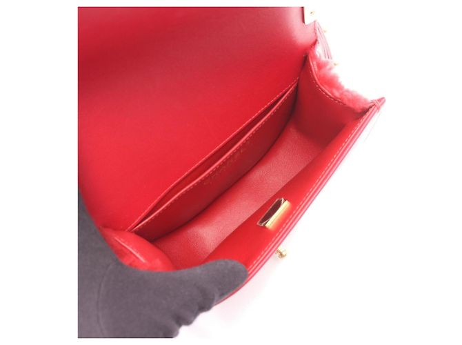Bolso de Hombro Chanel Boy Small Roja - vista 3