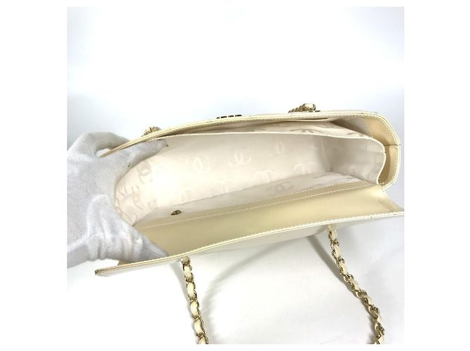 Borsa Chocolate Bar con Logo CC Coco di Chanel Bianco Giallo - vista 13