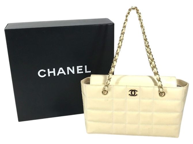 Borsa Chocolate Bar con Logo CC Coco di Chanel Bianco Giallo - vista 18