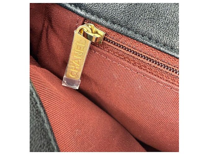 Chanel 19 Grande Borsa in Pelle di Agnello Trapuntata Nera Liscia con Patta Nero - vista 8