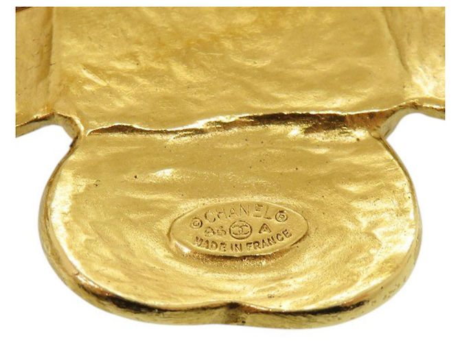 Timeless Goldene Metallbrosche mit Kleeblattstein Chanel Coco Mark Vintage 96A Schwarz - Ansicht 5