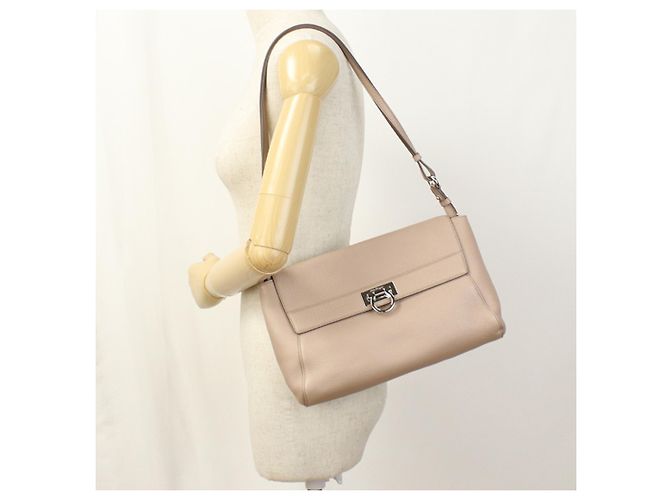Sac à épaule en cuir rose Salvatore Ferragamo - vue 9