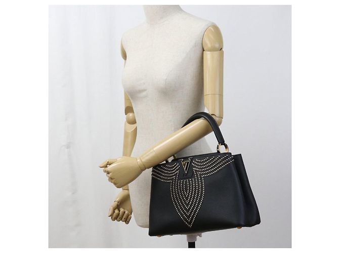 Louis Vuitton Capucines PM Handtasche Schwarz - Ansicht 10
