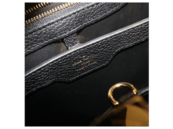 Louis Vuitton Capucines PM Handtasche Schwarz - Ansicht 4