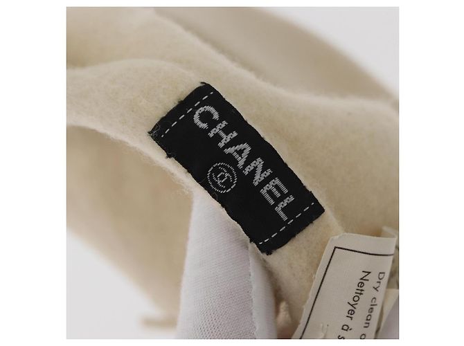 Cappello in Lana Avorio CC Auth 176523A di CHANEL Crudo - vista 14