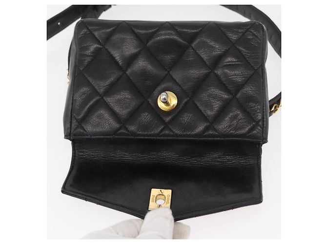 CHANEL Borsa a vita Matelassé in pelle di agnello nera oro CC Auth BA12100 Nero D'oro - vista 15