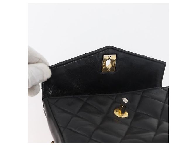 CHANEL Borsa a vita Matelassé in pelle di agnello nera oro CC Auth BA12100 Nero D'oro - vista 16