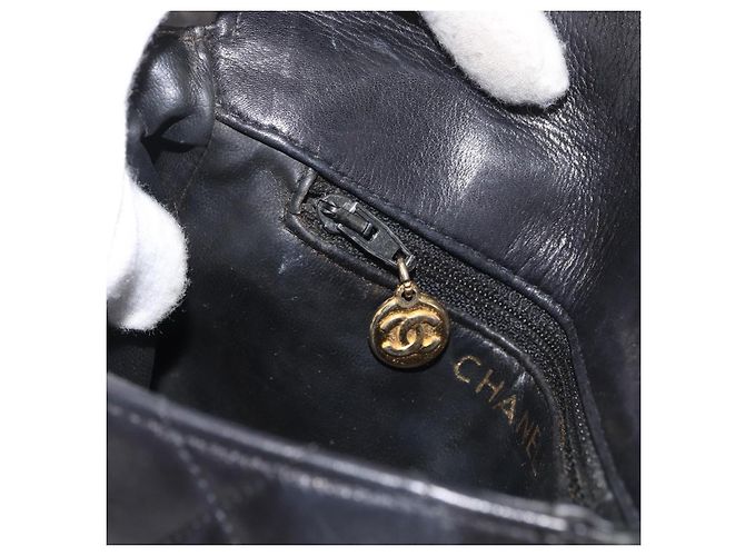 CHANEL Borsa a vita Matelassé in pelle di agnello nera oro CC Auth BA12100 Nero D'oro - vista 22